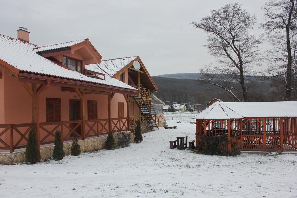 Apartmany Vinné Zewnętrze zdjęcie